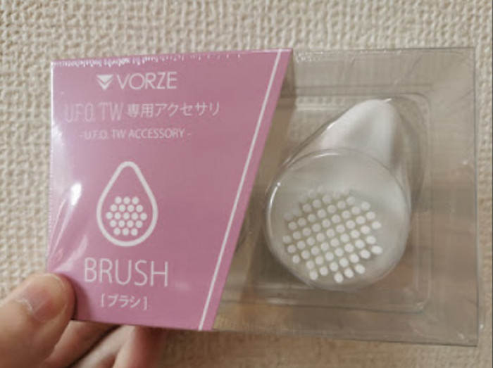 U.F.O. TW 附贈的刷毛接頭（包裝中）